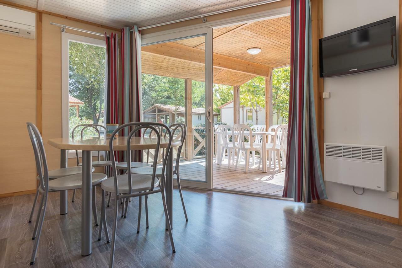 Campsite Le Mediterranee - Domaine Pietonnier