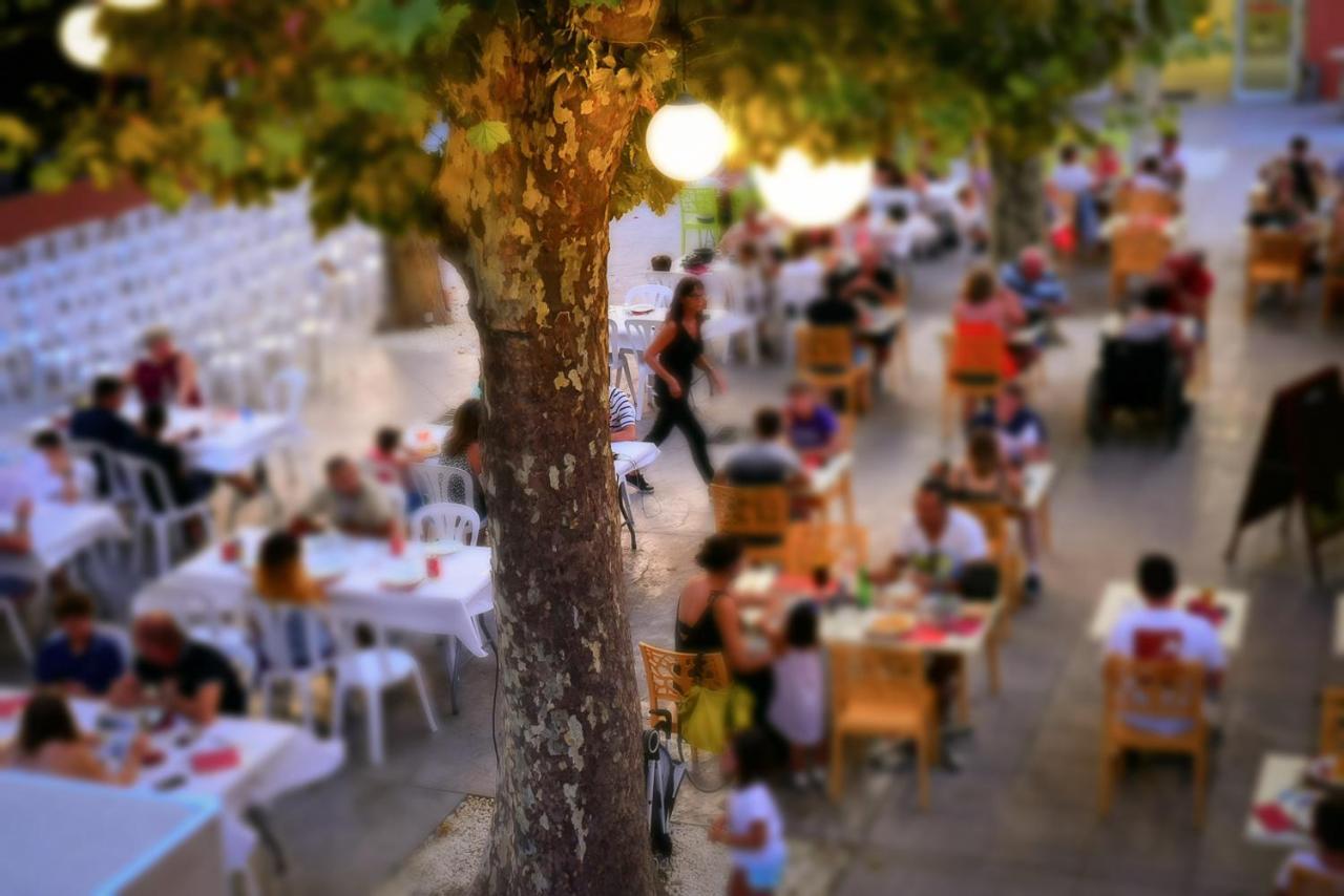 Campsite Le Mediterranee - Domaine Pietonnier 5*